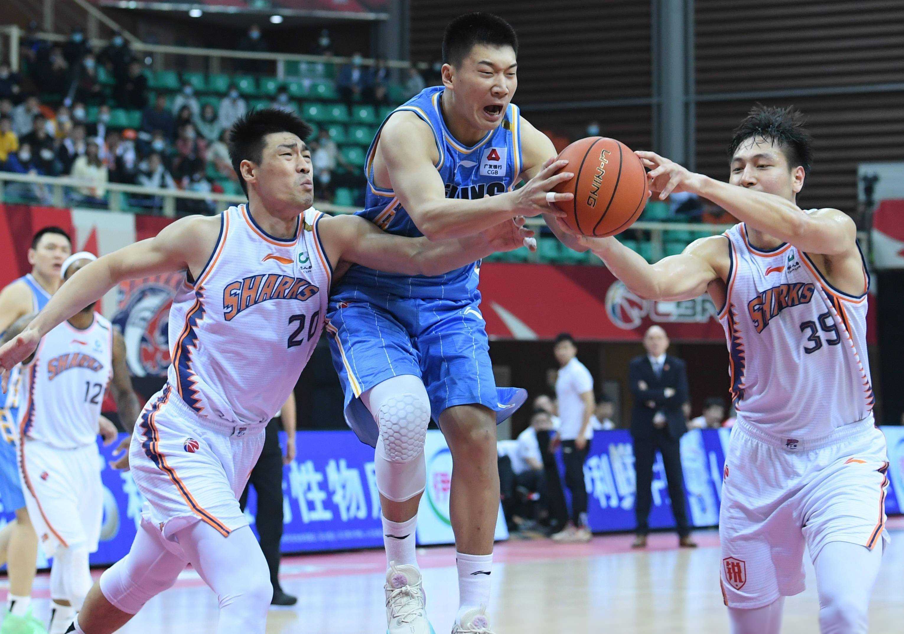 蜂鸟-毕尔巴鄂迎CBA常规赛关键赛，今晨篮板制胜，媒体盛赞，临场指挥获称赞的简单介绍