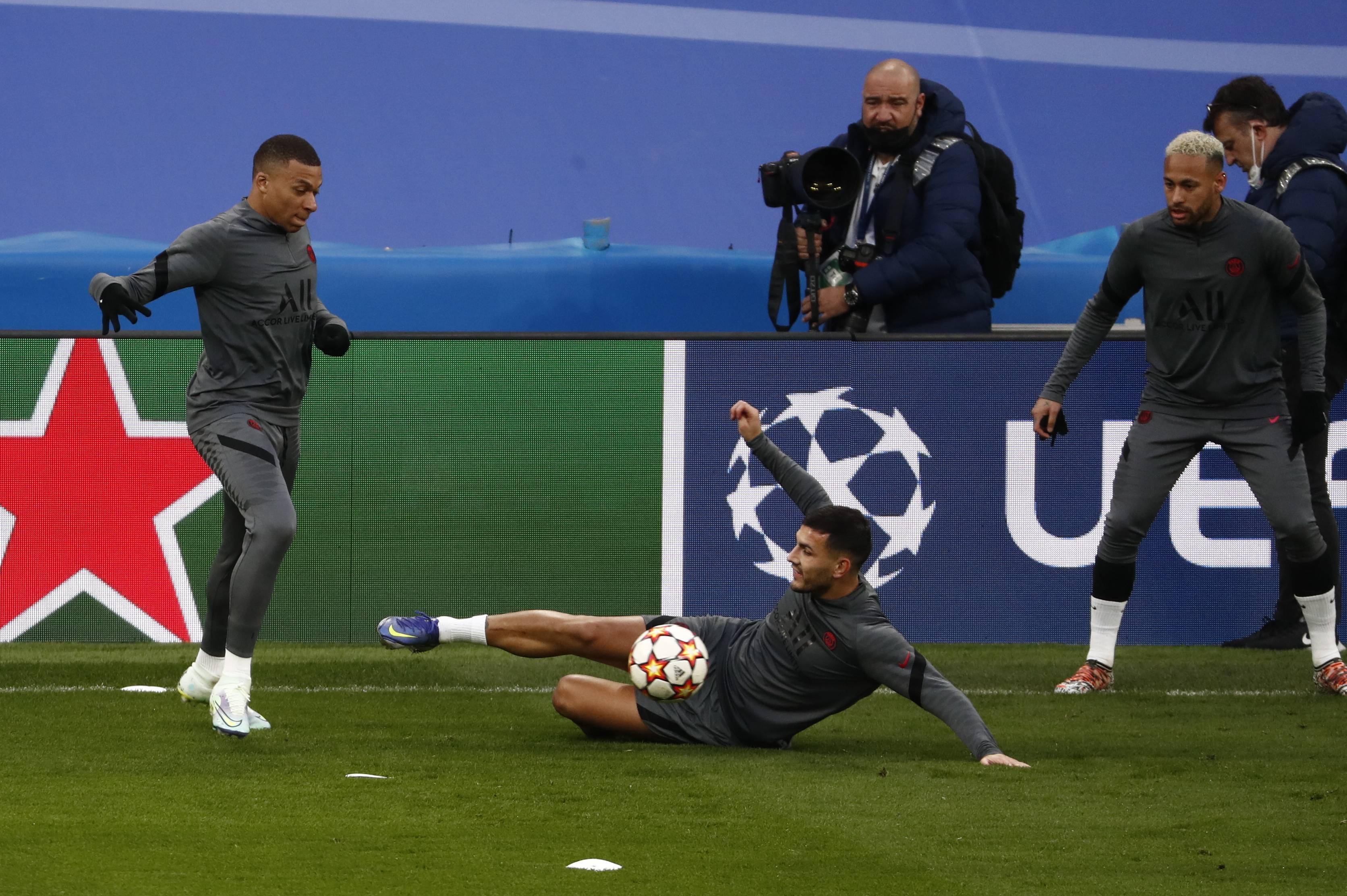 蜂鸟-Karsa在巴黎圣日耳曼比赛中大胜，战术调整引发热议！的简单介绍