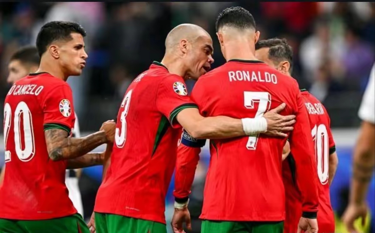 蜂鸟电竞-包含西亚卡姆巅峰对决，Ming与70激战日本队分钟，挺进下一轮胜负难料！的词条